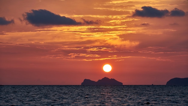 Bel tramonto a Koh Phangan in Thailandia