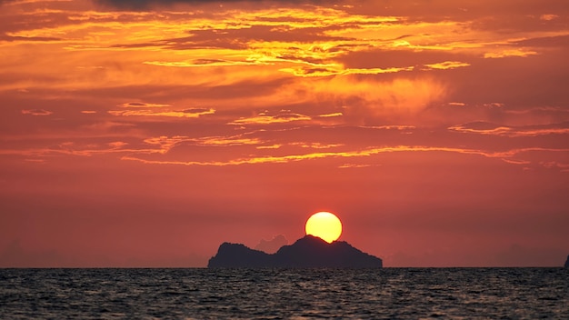 Bel tramonto a Koh Phangan in Thailandia