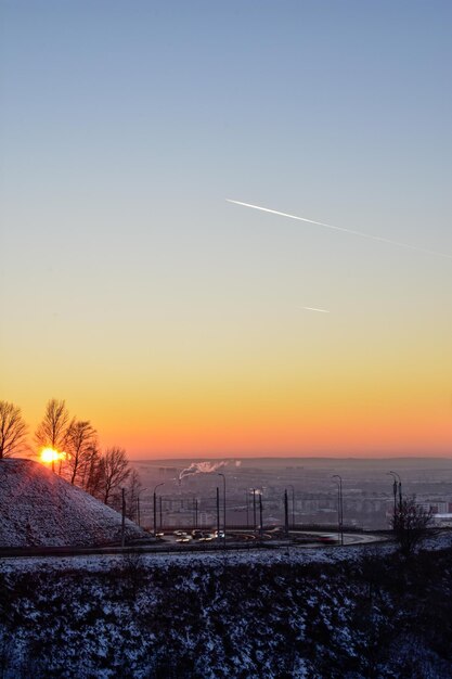 Bel tramonto nella città Nizhny Novgorod