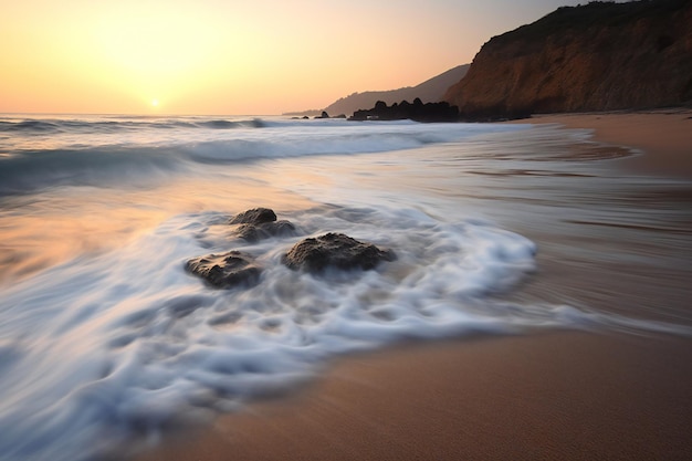 Bel tramonto sulla spiaggia Portogallo Colpo a lunga esposizione