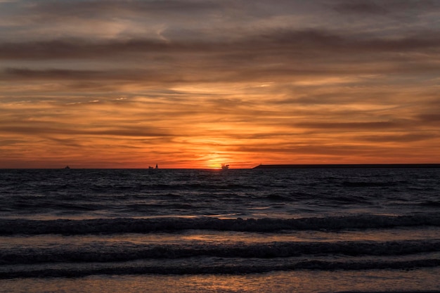 Bel tramonto sulla spiaggia