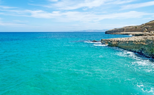 Bella acqua nella costa di Balai