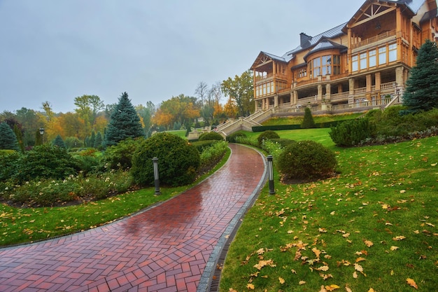 Bella casa nel Parco Nazionale dell'Ucraina