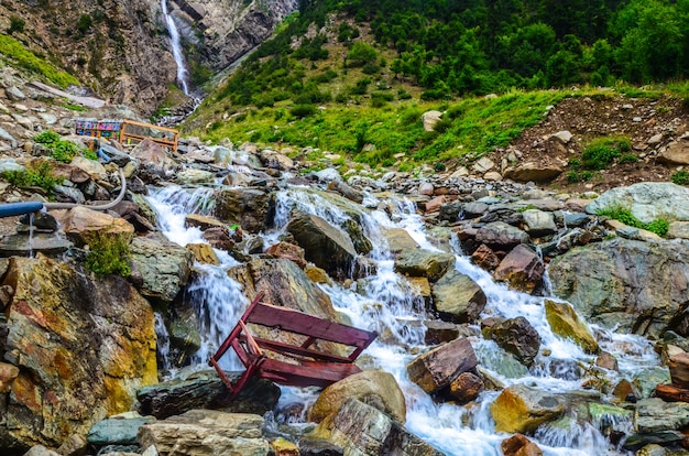 Bella cascata a Kalam, in Pakistan