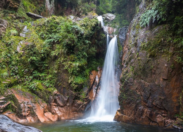 Bella cascata in Cile, Sud America.