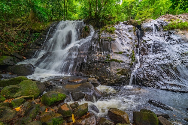 Bella cascata naturale