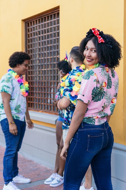 Bella donna afro al carnevale colombiano