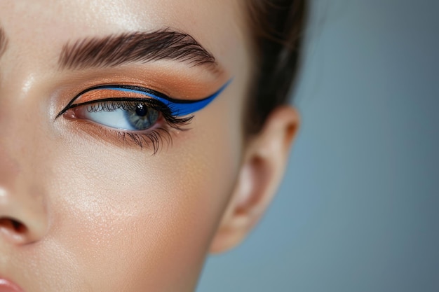 Bella faccia da modella con eyeliner blu brillante alato trucco AI generativa