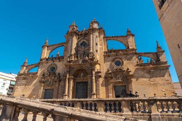 Bella facciata della chiesa cattedrale della città di Jerez de la Frontera a Cadice in Andalusia