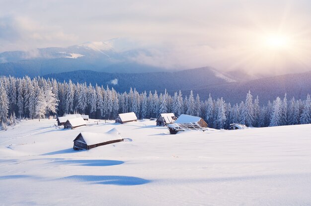 Bella giornata invernale in montagna