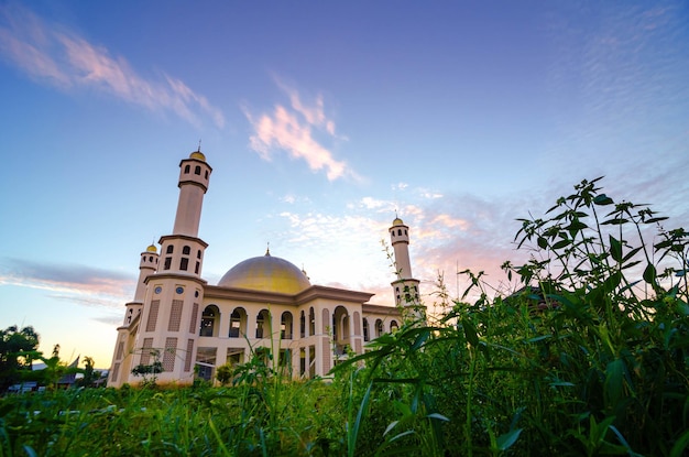 Bella Moschea di Sumatra, Indonesia