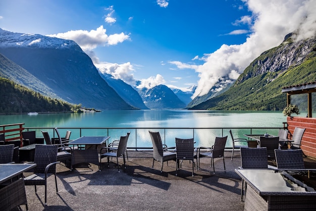 Bella natura Paesaggio naturale della Norvegia. Caffè sullo sfondo della natura