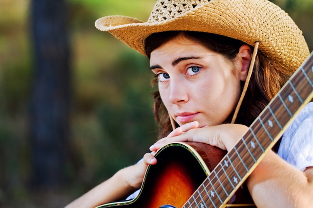 Bella ragazza di campagna