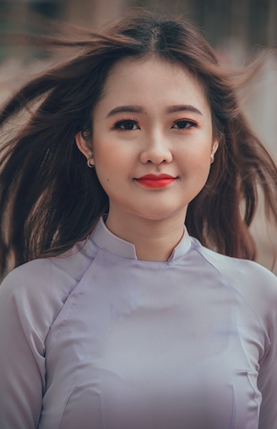 Bella ragazza in Ao Dai Viet Nam