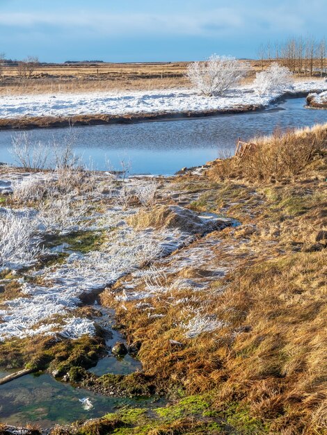 Bella scena intorno all'energia termica sotterranea di Deildartunguhver per molte città in Islanda