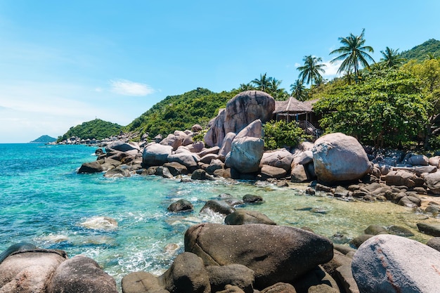 Bella spiaggia tropicale all'isola