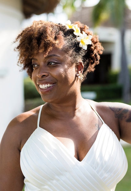 Bella sposa afroamericana sposarsi