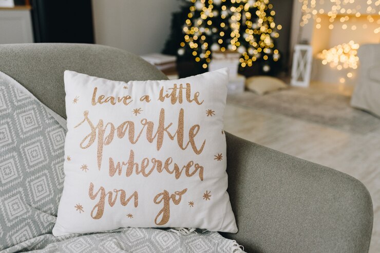 Bella stanza decorata per Natale