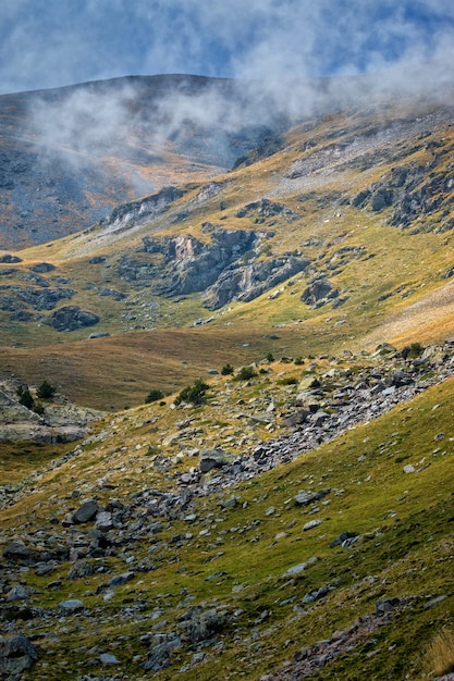 Bella valle di montagna in Spagna (Pyreness)