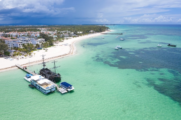 Bella veduta aerea della spiaggia