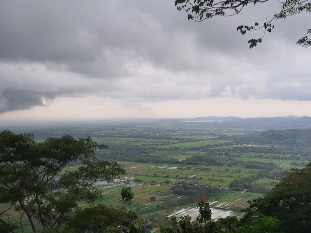 Bella vista dalla cima della collina di WatuLangit