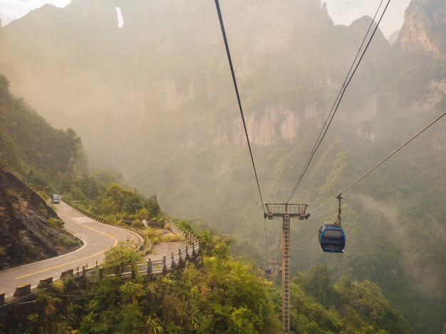 Bella vista dalla funivia alla montagna di tianmen