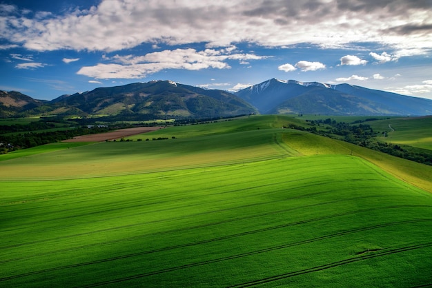 Bella vista dei monti Tatra occidentali in Slovacchia picco Baranec sullo sfondo