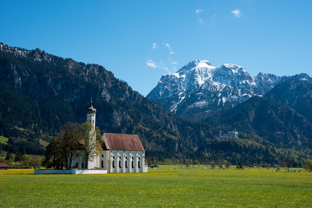 Bella vista del famoso castello di Neuschwanstein