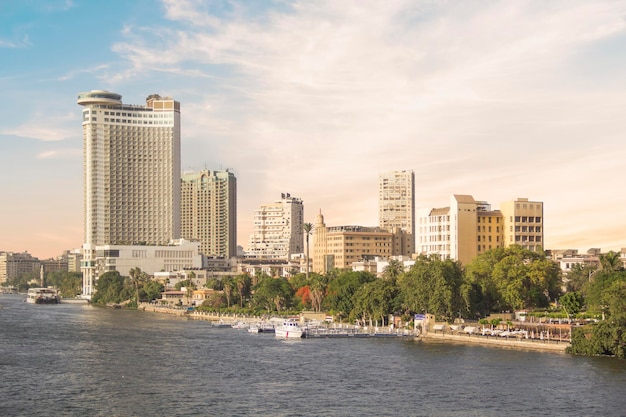 Bella vista dell'argine del Nilo al Cairo, in Egitto