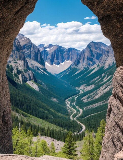 bella vista delle scogliere rocciose della montagna