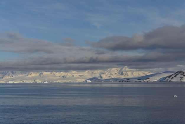 Bella vista sul mare Antartide