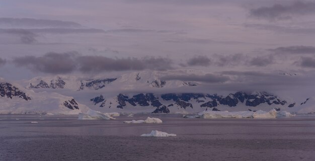 Bella vista sul mare Antartide