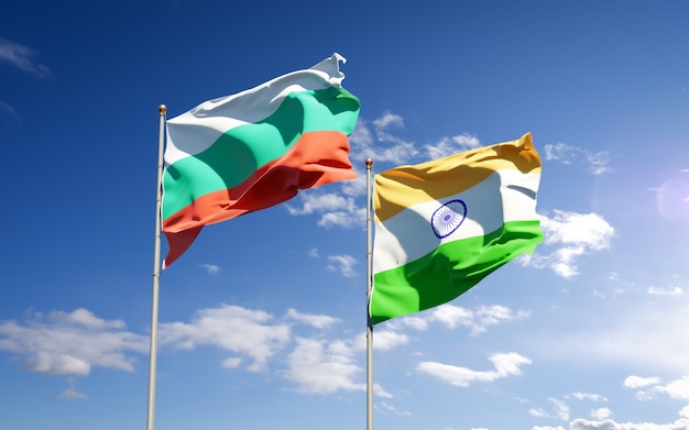 Belle bandiere di stato nazionali di India e Bulgaria insieme