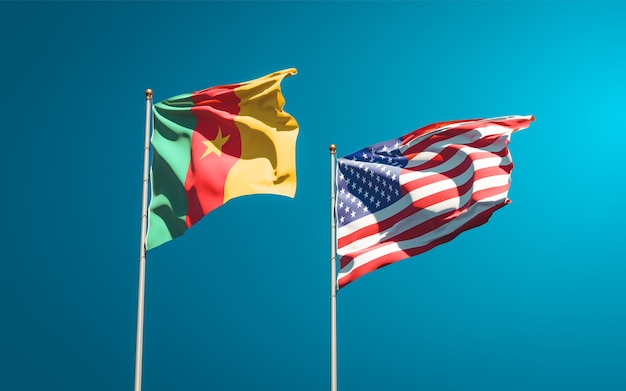 Belle bandiere di stato nazionali di USA e Camerun insieme