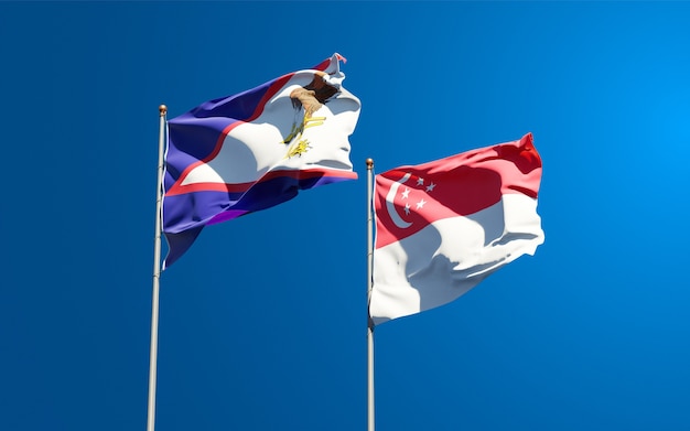 Belle bandiere nazionali dello stato di Singapore e Samoa americane