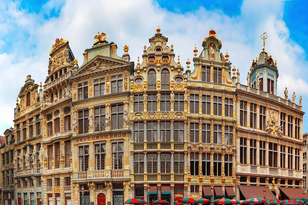 Belle case della piazza grand place a bruxelles belgio da destra a sinistra le roy despagne la...