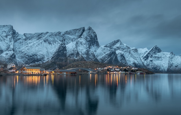 Belle isole Lofoten in inverno, Norvegia