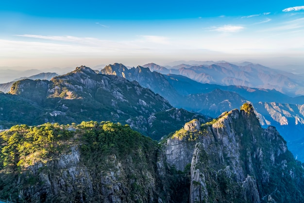 Belle montagne e fiumi nel Monte Huangshan, in Cina