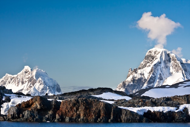 Belle montagne innevate