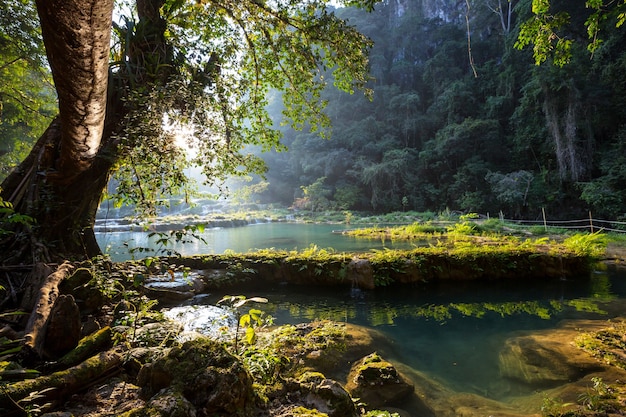 Belle piscine naturali a Semuc Champey, Lanquin, Guatemala, America Centrale