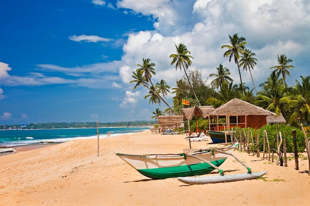 Belle spiagge tranquille dello Sri Lanka. villaggio Tangale, a sud dell'isola