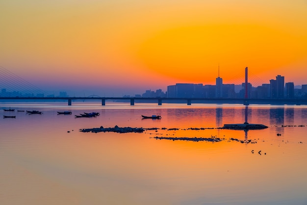 Bellezza di sera di Hangzhou Qiantang River