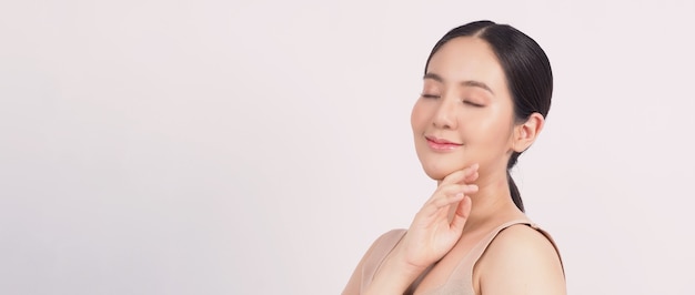 bellezza e concetto di pelle giovane donna asiatica bellezza viso make up per cosmetici per la cura della pelle
