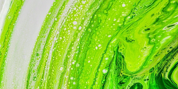 Bellezza fluida che svela il fascino misterioso dell'arte liquida in olio