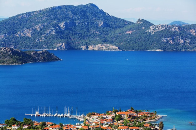 Bellissima costa del mare in Turchia. Incredibili paesaggi naturali lungo il sentiero escursionistico della Licia.