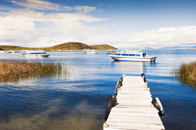 Bellissima costa dell'isola del sole (Isla del Sol), lago Titicaca, Bolivia