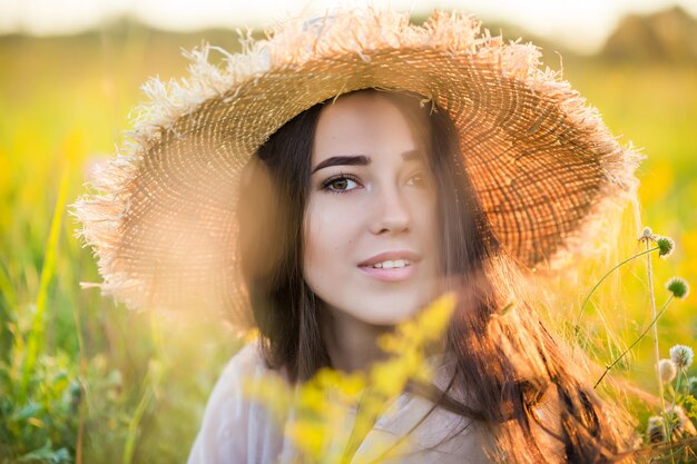 Bellissima giovane donna