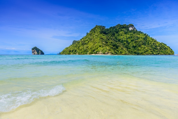 Bellissima spiaggia di Talay Waek Krabi