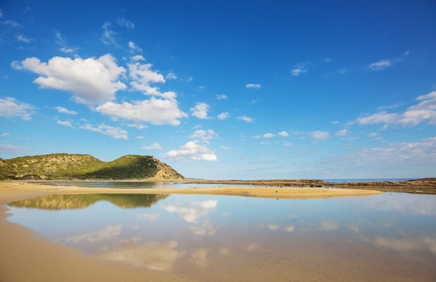 Bellissima spiaggia nella parte settentrionale di Cipro