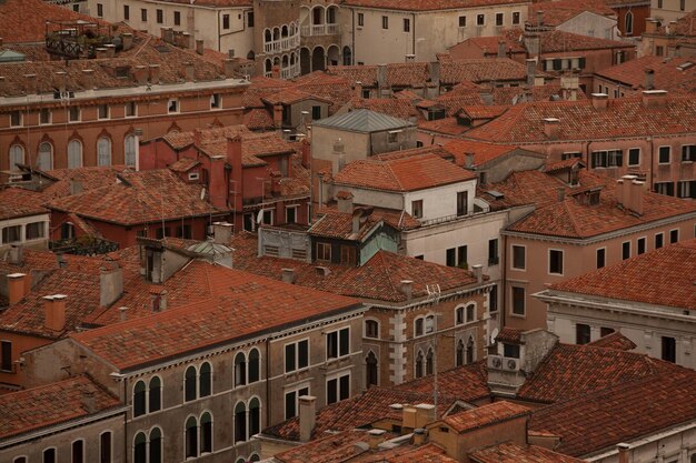 bellissima vista della città sulle acque di Ventia in Italia